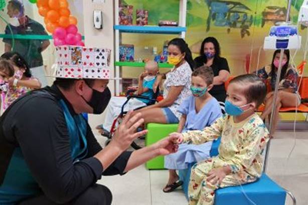 Crianças em tratamento contra o câncer têm Colônia de Férias no Oncológico Infantil Crianças em tratamento contra o câncer têm Colônia de Férias no Oncológico Infantil