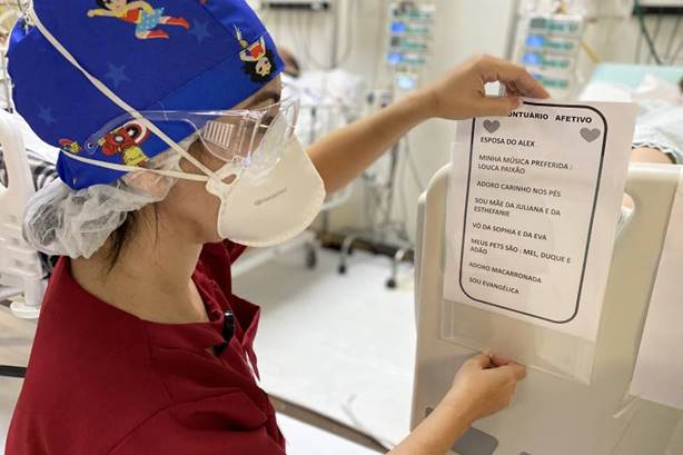 Prontuário Afetivo é mais uma estratégia do Hospital de Campanha no atendimento contra a Covid-19 Prontuário Afetivo é mais uma estratégia do Hospital de Campanha no atendimento contra a Covid-19