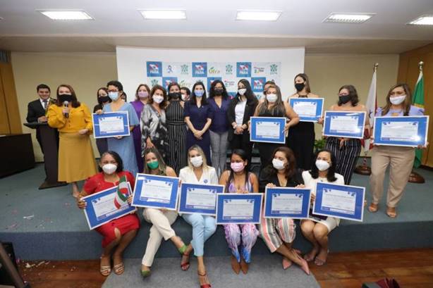Mais de 3 mil servidores públicos participam de seminário sobre políticas para o autismo Mais de 3 mil servidores públicos participam de seminário sobre políticas para o autismo