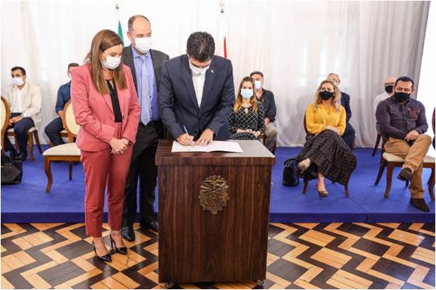 Estado vai exigir comprovação da vacinação contra a Covid-19 de servidores públicos Estado vai exigir comprovação da vacinação contra a Covid-19 de servidores públicos