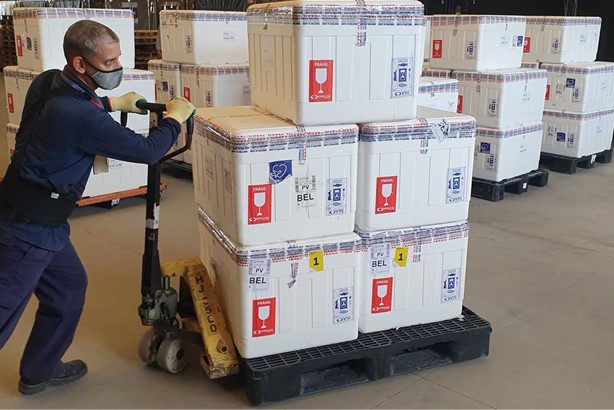 Governo do Estado recebe mais 118.842 vacinas compradas do Instituto Butantan, em São Paulo Governo do Estado recebe mais 118.842 vacinas compradas do Instituto Butantan, em São Paulo