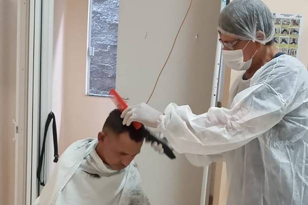 Hospital Regional em Paragominas mobiliza voluntário e garante corte de cabelo a pacientes Hospital Regional em Paragominas mobiliza voluntário e garante corte de cabelo a pacientes