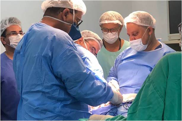 Hospital Galileu: Homem que passou 85 dias na UTI com covid-19 passa por cirurgia complexa na traqueia Hospital Galileu: Homem que passou 85 dias na UTI com covid-19 passa por cirurgia complexa na traqueia