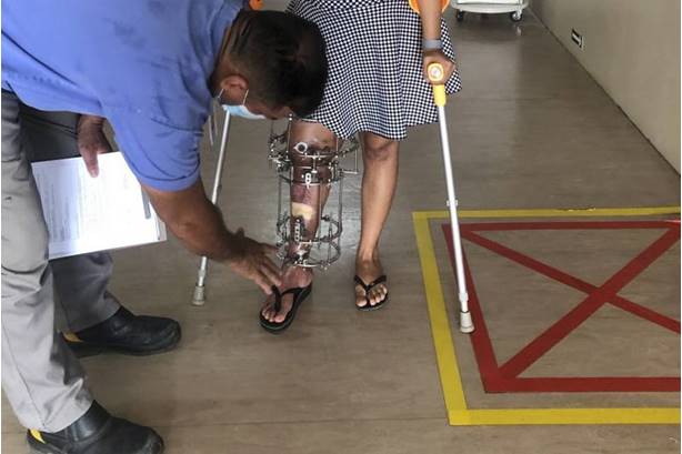 Hospital Galileu confecciona calçados especiais para pacientes com trauma ortopédico Hospital Galileu confecciona calçados especiais para pacientes com trauma ortopédico