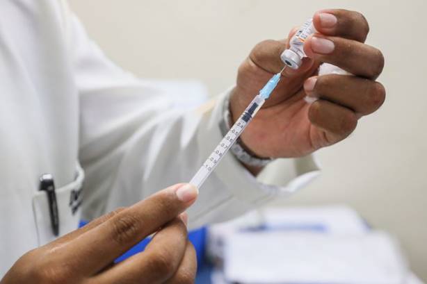 Pará completa um ano do início da imunização que mudou a vida de vacinados e de quem vacina Pará completa um ano do início da imunização que mudou a vida de vacinados e de quem vacina