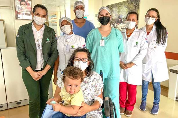 Mãe e bebê se reencontram no Hospital Regional Público da Transamazônica, após longa internação Mãe e bebê se reencontram no Hospital Regional Público da Transamazônica, após longa internação