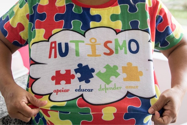 Novo programa capacitará servidores para inserção da pessoa com Transtorno do Espectro Autista no trabalho Novo programa capacitará servidores para inserção da pessoa com Transtorno do Espectro Autista no trabalho