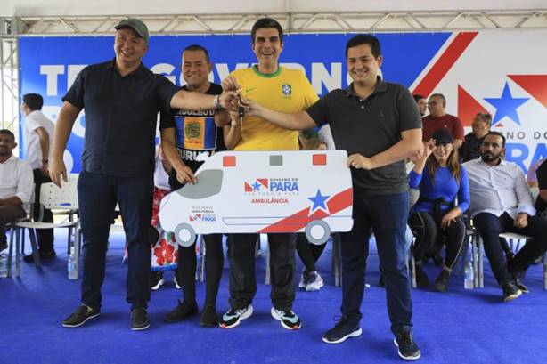 Governo do Estado entrega nova ambulância a população de Curuçá 14/04/2022 19h49 – Atualizada em 14/04/2022 20h22 Governo do Estado entrega nova ambulância a população de Curuçá 14/04/2022 19h49 – Atualizada em 14/04/2022 20h22