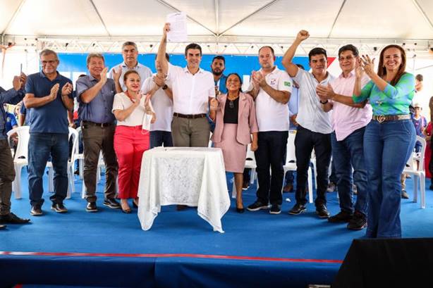 Governador assina termo de convênio para reconstrução do Hospital Municipal de Colares Governador assina termo de convênio para reconstrução do Hospital Municipal de Colares