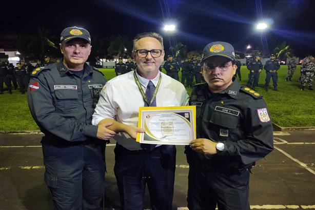 Hospital Regional do Baixo Amazonas é homenageado pela Polícia Militar Hospital Regional do Baixo Amazonas é homenageado pela Polícia Militar
