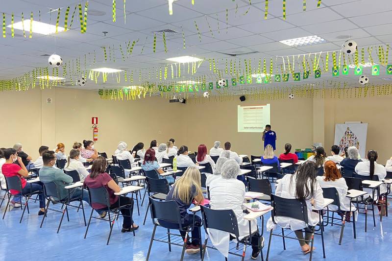 Colaboradores do Abelardo Santos participam de palestra sobre HIV e AIDS Colaboradores do Abelardo Santos participam de palestra sobre HIV e AIDS