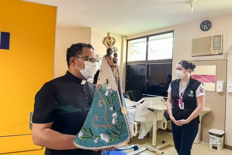 HGT promove momento de espiritualidade entre colaboradores e usuários HGT promove momento de espiritualidade entre colaboradores e usuários