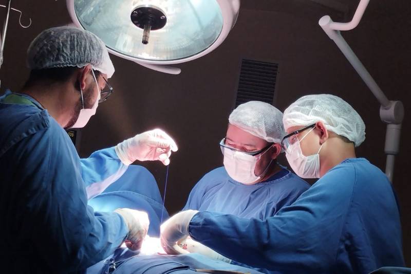 Hospital Geral de Tailândia realiza cirurgia de reconstrução de trânsito intestinal Hospital Geral de Tailândia realiza cirurgia de reconstrução de trânsito intestinal