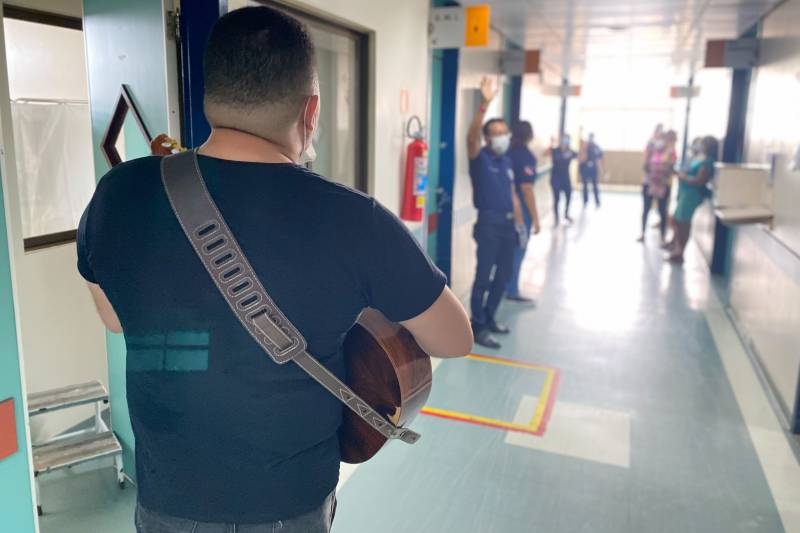 Musicoterapia auxilia no tratamento de pacientes do Hospital Metropolitano Musicoterapia auxilia no tratamento de pacientes do Hospital Metropolitano