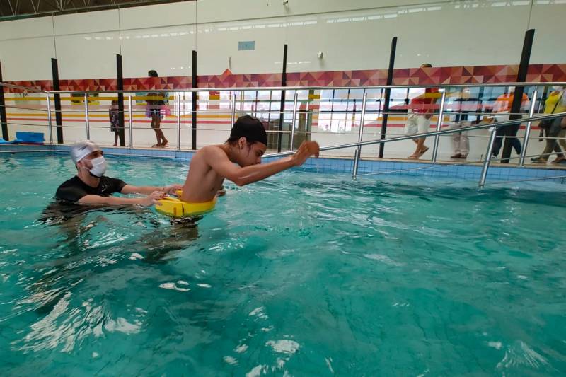 Hidroterapia melhora força muscular e equilíbrio de pessoas com deficiência Hidroterapia melhora força muscular e equilíbrio de pessoas com deficiência
