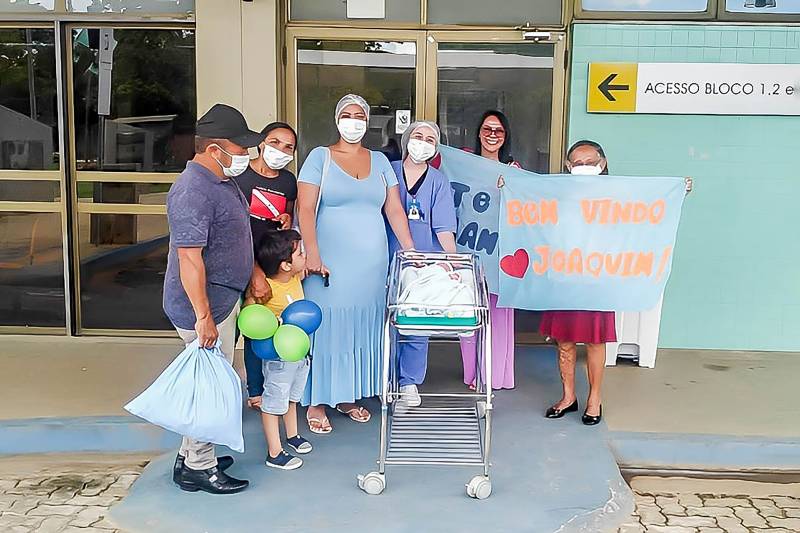 Após 100 dias de tratamento, bebê prematuro recebe alta do Regional da Transamazônica (PA) Após 100 dias de tratamento, bebê prematuro recebe alta do Regional da Transamazônica (PA)