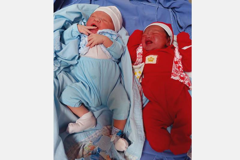Mãe e filha dão à luz no intervalo de menos de 6 horas no Hospital Abelardo Santos Mãe e filha dão à luz no intervalo de menos de 6 horas no Hospital Abelardo Santos