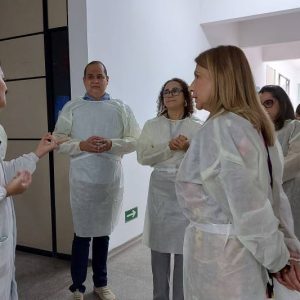 Secretária de Vigilância em Saúde conhece estrutura do Laboratório Central do Pará