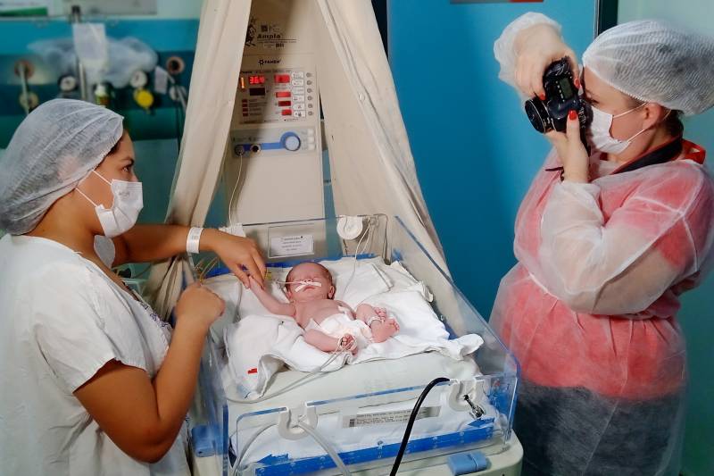 Mães de pacientes da UTI Neonatal participam de ensaio fotográfico no Hospital Regional do Sudeste Mães de pacientes da UTI Neonatal participam de ensaio fotográfico no Hospital Regional do Sudeste