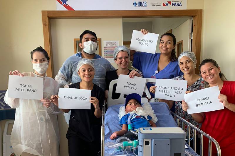 Após 1 ano e 4 meses, criança recebe alta da UTI do Hospital Abelardo Santos Após 1 ano e 4 meses, criança recebe alta da UTI do Hospital Abelardo Santos
