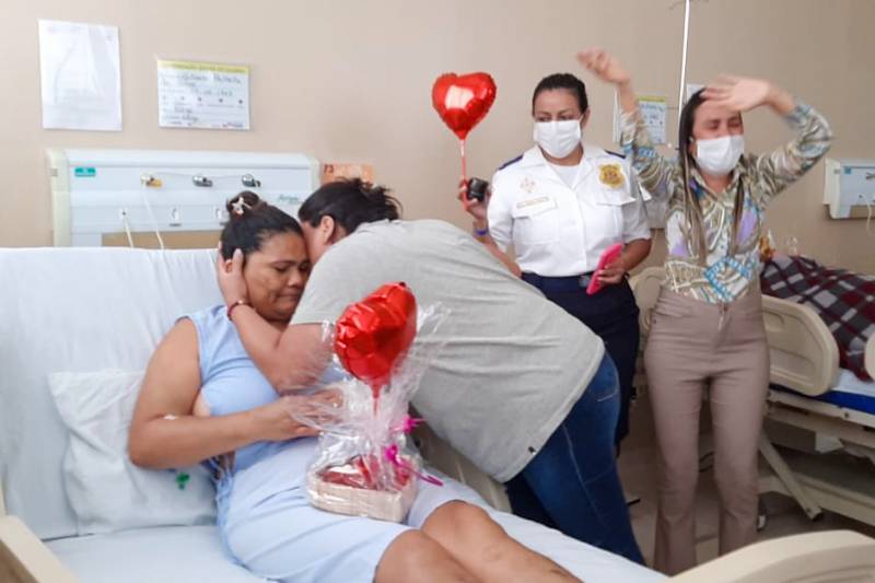 Hospital Galileu promove reencontro entre paciente e filha Hospital Galileu promove reencontro entre paciente e filha