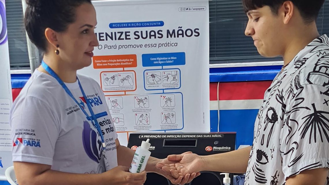 Na Praça da República, Sespa orienta a manter a higienização das mãos Na Praça da República, Sespa orienta a manter a higienização das mãos
