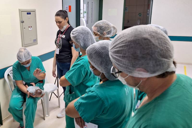 Regional de Santarém treina profissionais para casos de engasgo em bebês e crianças Regional de Santarém treina profissionais para casos de engasgo em bebês e crianças