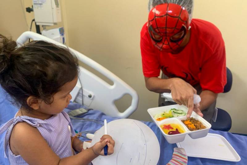 Apresentação lúdica de alimentos auxilia na recuperação de crianças no Hospital Abelardo do Santos Apresentação lúdica de alimentos auxilia na recuperação de crianças no Hospital Abelardo do Santos