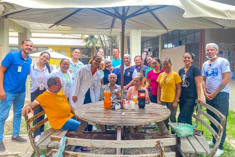 Projeto ‘Comemorando com Alegria’ celebra aniversário de usuários internados no HGT Projeto ‘Comemorando com Alegria’ celebra aniversário de usuários internados no HGT