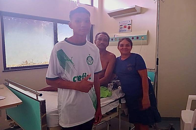 HRPM promove reencontro de pai e filho após meses de internação na unidade hospitalar HRPM promove reencontro de pai e filho após meses de internação na unidade hospitalar