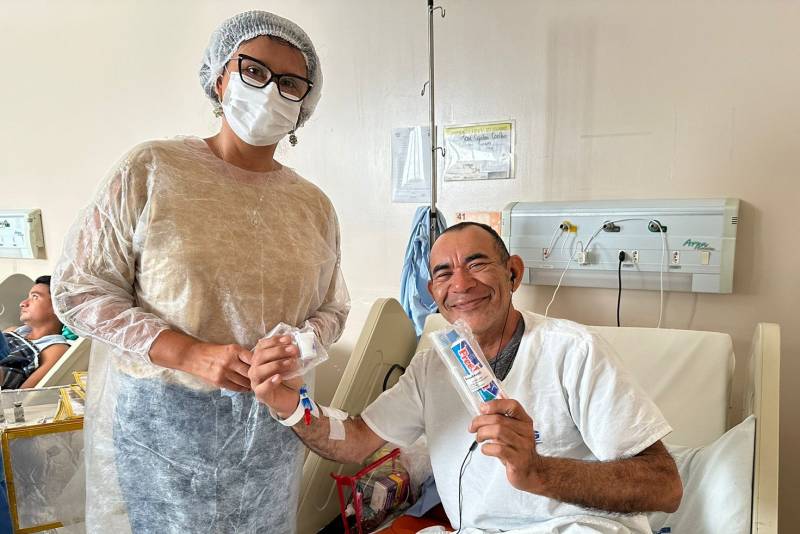 Ação no Hospital Galileu reforça o cuidado com a saúde bucal de pessoas acamadas Ação no Hospital Galileu reforça o cuidado com a saúde bucal de pessoas acamadas