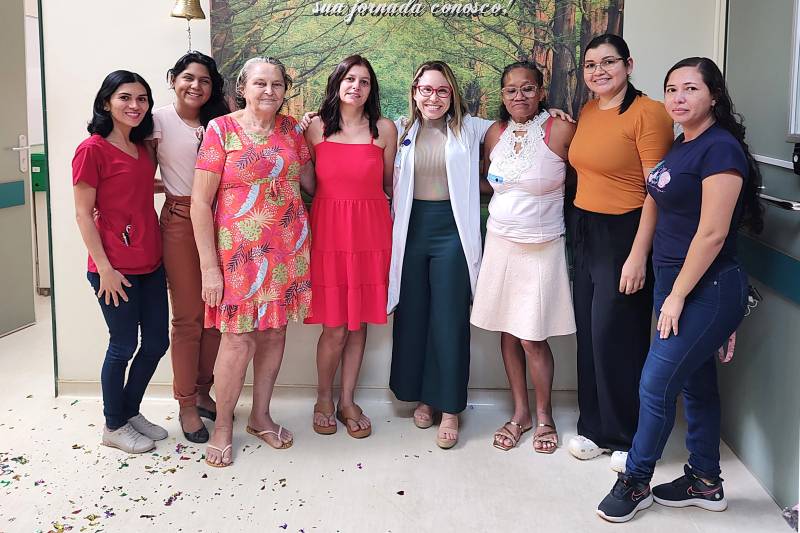 Pacientes finalizam radioterapia no mesmo dia e tocam ‘Sino da Esperança’ em Santarém Pacientes finalizam radioterapia no mesmo dia e tocam ‘Sino da Esperança’ em Santarém