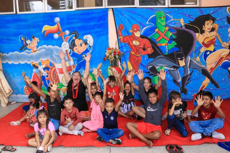 Festa de Natal leva esperança e alegria às crianças atendidas pela Uremia Festa de Natal leva esperança e alegria às crianças atendidas pela Uremia