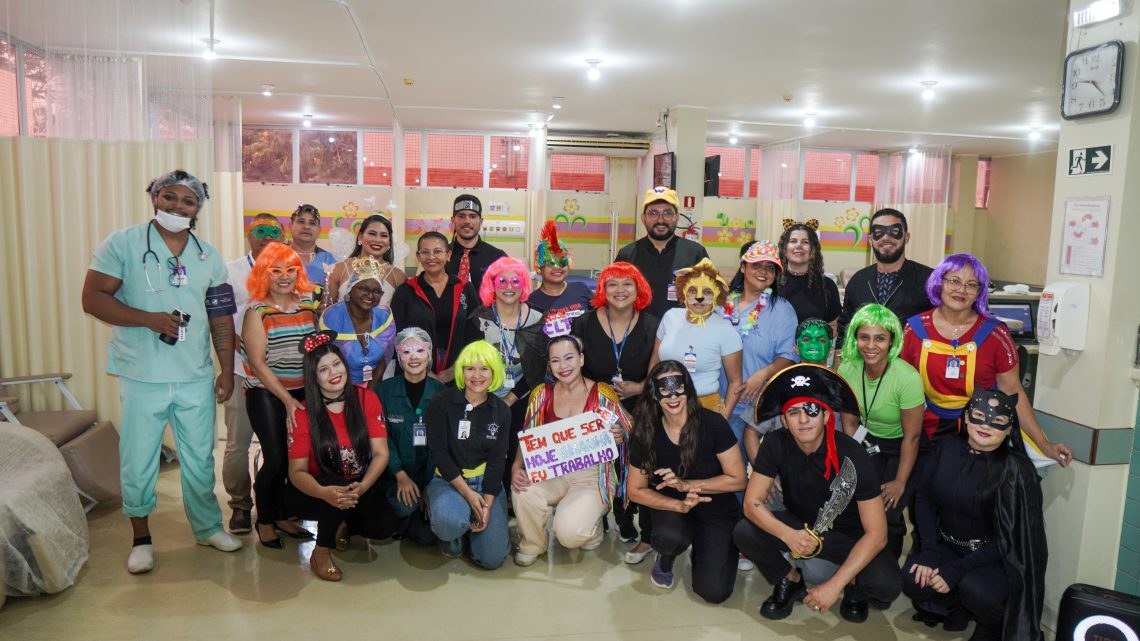 Bloquinho de Carnaval leva alegria e reforça cuidado humanizado na Unacon de Tucuruí