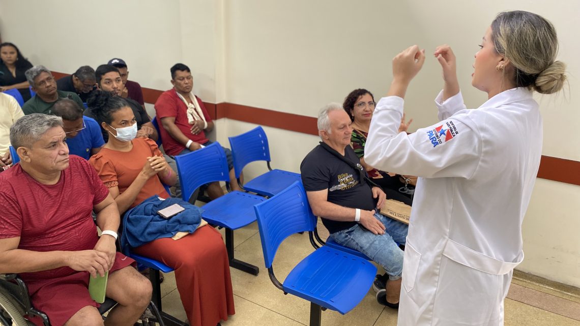 Usuários e colaboradores participaram de atividades educativas que destacaram a importância da prática para prevenir infecções e garantir mais segurança no ambiente hospitalar