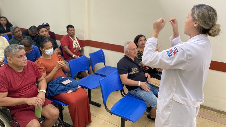 Usuários e colaboradores participaram de atividades educativas que destacaram a importância da prática para prevenir infecções e garantir mais segurança no ambiente hospitalar