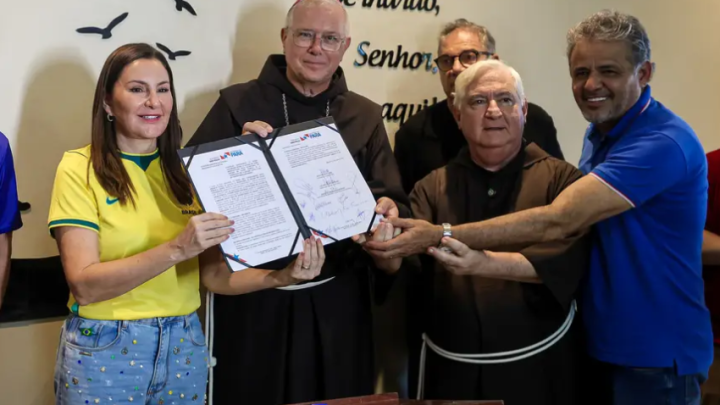 Governadora Hana Ghassan amplia atendimento na Santa Casa de Misericórdia de Óbidos