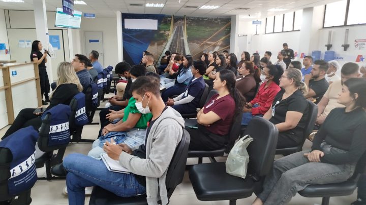 Policlínica Carajás transforma informação em cuidado durante ação do Agosto Lilás