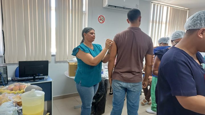 Hospital Regional do Sudeste do Pará reforça proteção dos profissionais com campanha de vacinação