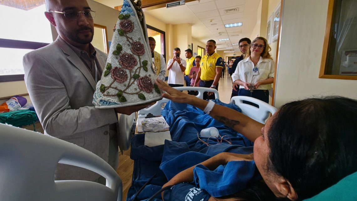 Visita da Imagem Peregrina de Nossa Senhora de Nazaré leva fé e acolhimento ao Hospital Regional Abelardo Santos