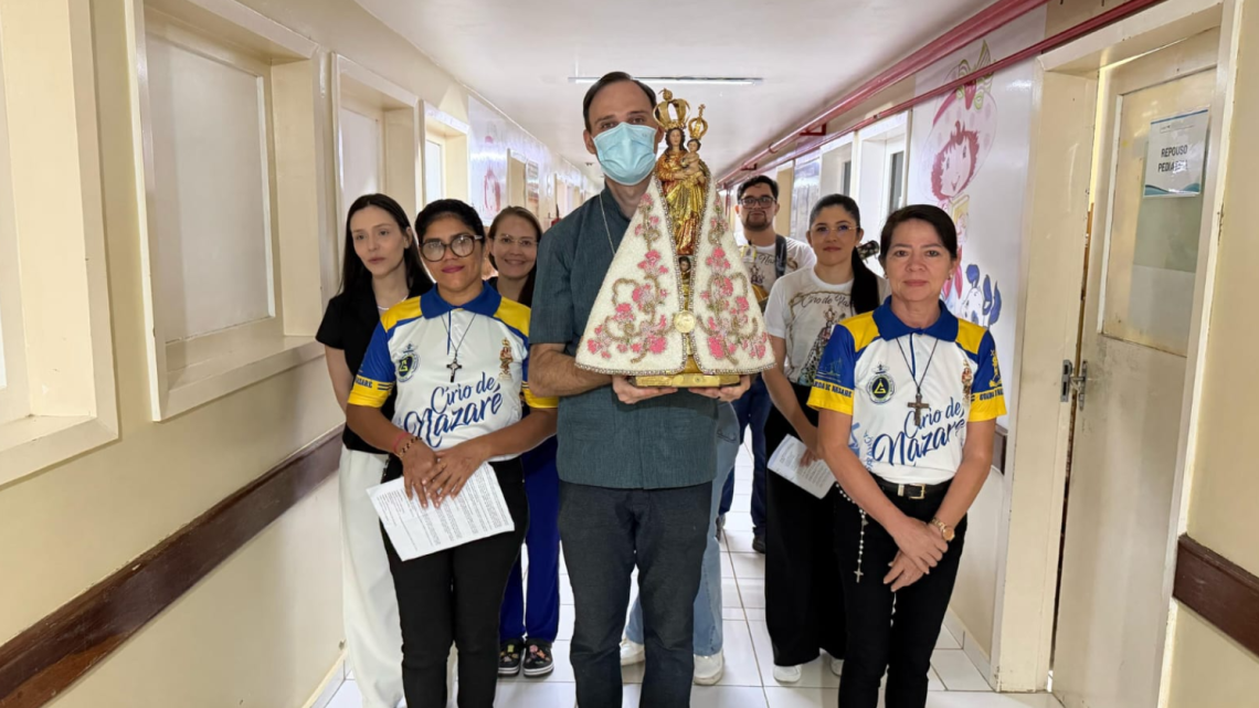 Fé que acolhe: Imagem Peregrina de Nossa Senhora de Nazaré visita o Complexo Hospitalar Regional de Tucuruí