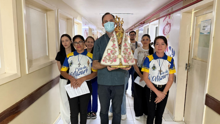 Fé que acolhe: Imagem Peregrina de Nossa Senhora de Nazaré visita o Complexo Hospitalar Regional de Tucuruí