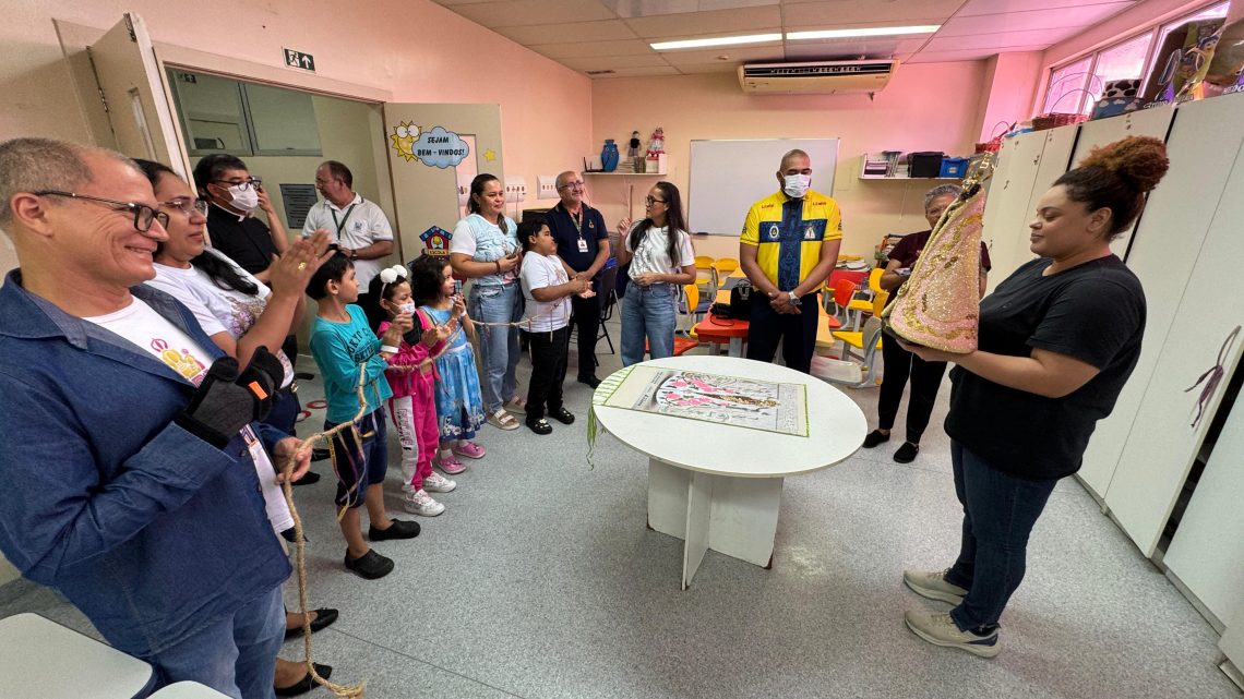 Imagem Peregrina de Nossa Senhora de Nazaré visita Hospital Oncológico Infantil e encerra programação do Círio na unidade