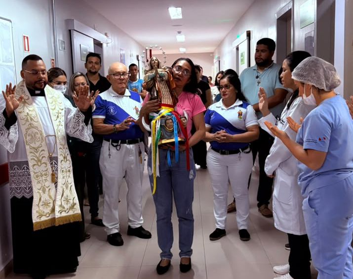 Fé e esperança percorrem o Hospital Regional do Baixo Tocantins em visita peregrina de Nossa Senhora da Conceição