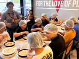 Pacientes do Hospital Oncológico Infantil Octávio Lobo participam de oficina de pizzaiolo